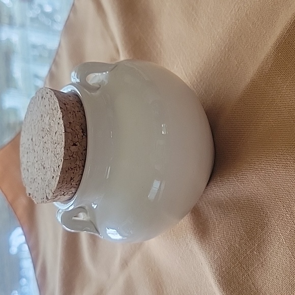 Two super cute small jugs with cork lids - Picture 2 of 15